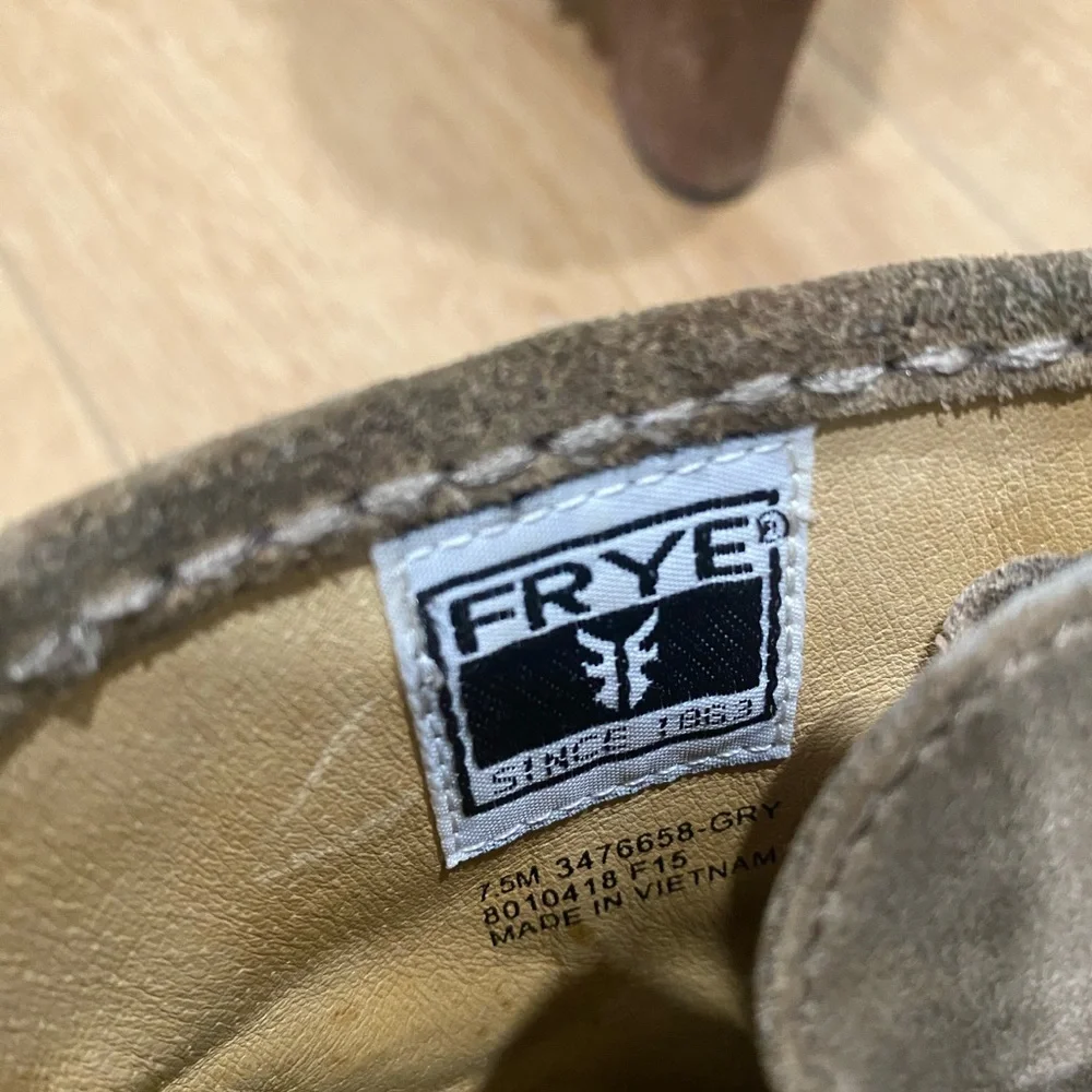 Frye Parker Boots Western Fringed Stacked Heel Boho Festival Cowgirl Size 7.5